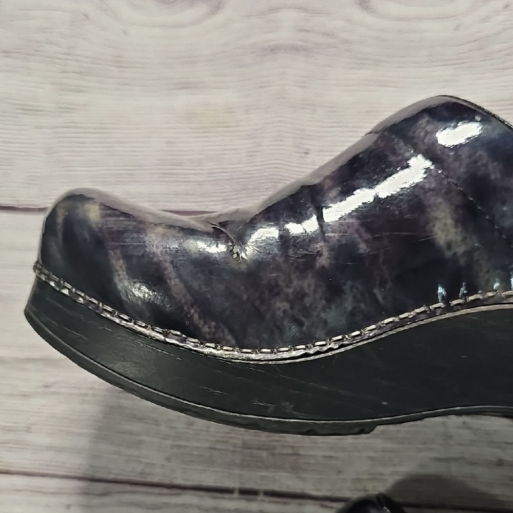 Dansko 38 Black and Blue/green Patterned Clogs - Picture 8 of 15